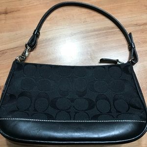 Beautiful small coach & in EUC.